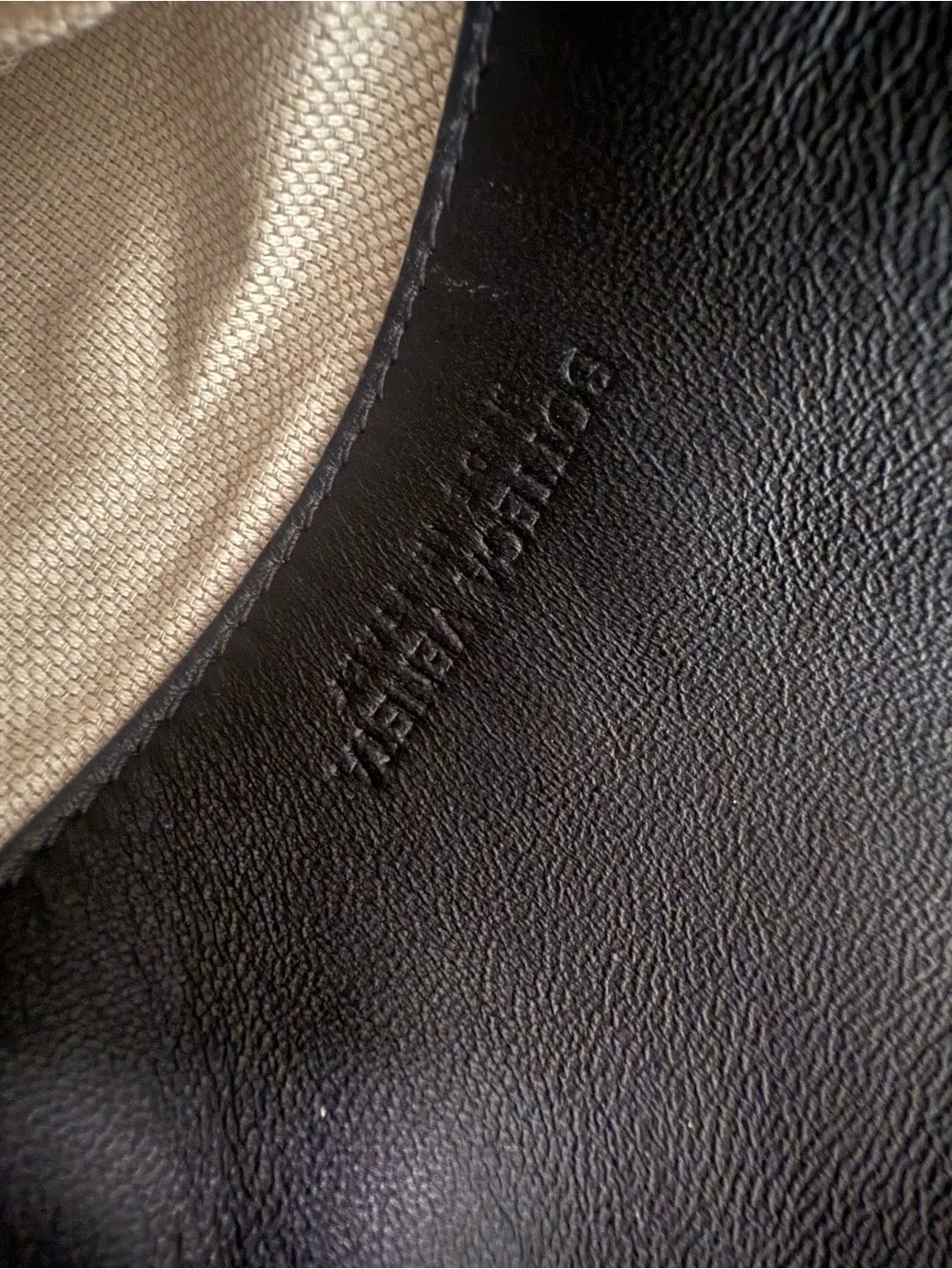 Bottega Veneta Black Intrecciato Woven Leather cobble messenger Bag